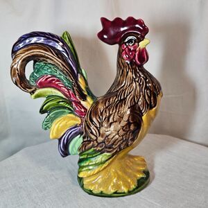 Vintage Gorgeous Rooster Ceramic Figurine Colorful and oh so sweet.